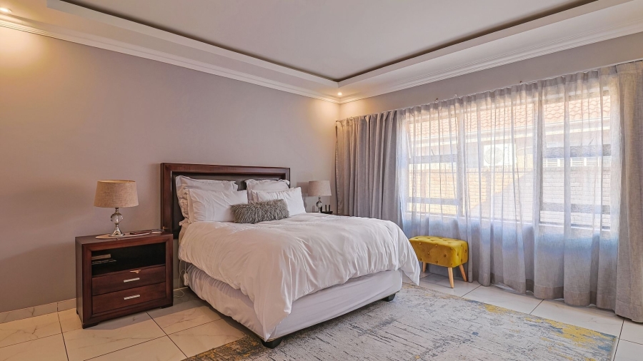 4 Bedroom Property for Sale in Waterkloof East North West